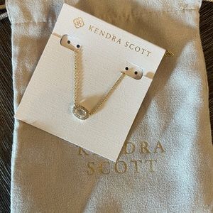 Kendra Scott necklace